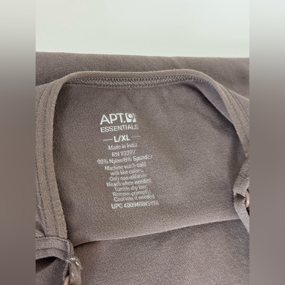 Shirts - Picture 3 of 4